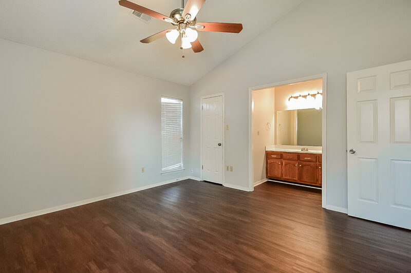 1,470/Mo, 7301 Dunbarton Dr Horn Lake, MS 38637 Main Bedroom View