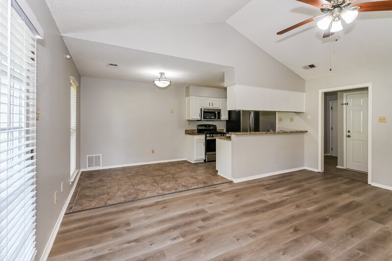 1,385/Mo, 3655 Corsica Dr Horn Lake, MS 38637 Living Room View