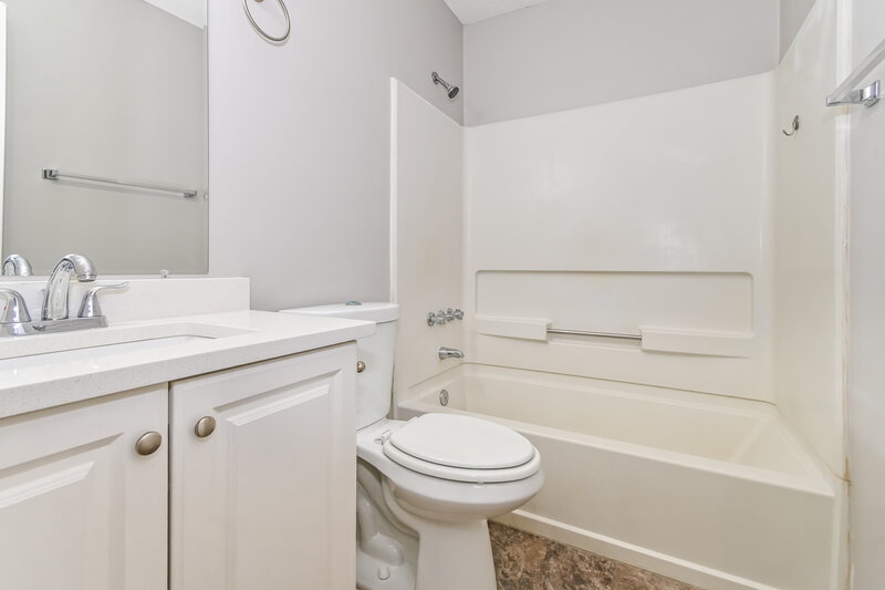 1,385/Mo, 3655 Corsica Dr Horn Lake, MS 38637 Bathroom View