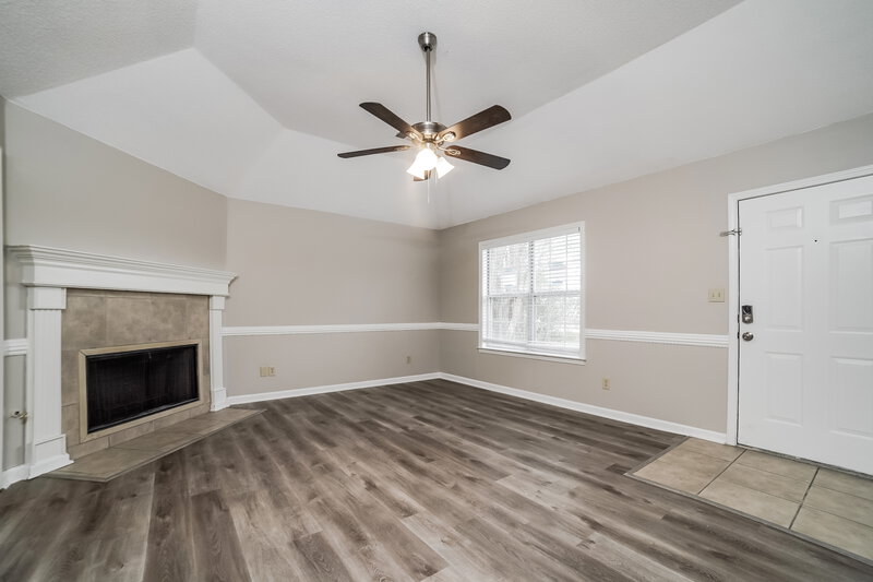 1,665/Mo, 9862 Allen Pkwy S Olive Branch, MS 38654 Living Room View 2