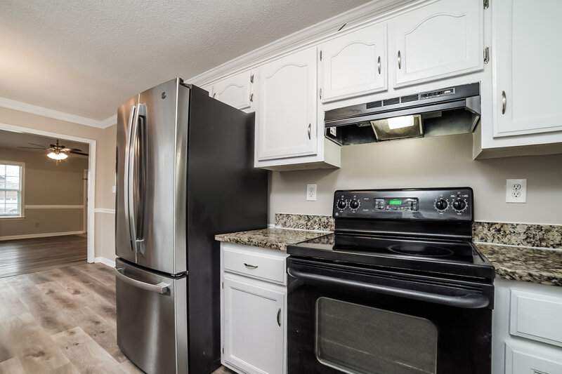 1,665/Mo, 9862 Allen Pkwy S Olive Branch, MS 38654 Kitchen View 2