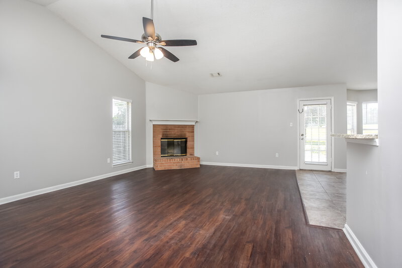 1,795/Mo, 10431 Amanda Dr Olive Branch, MS 38654 Living Room View 2