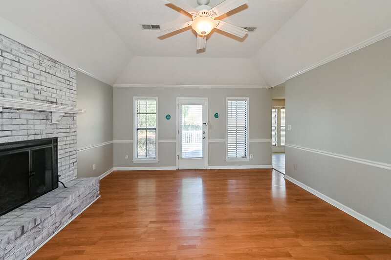 1,770/Mo, 9898 Cherokee Dr Olive Branch, MS 38654 Living Room View 2