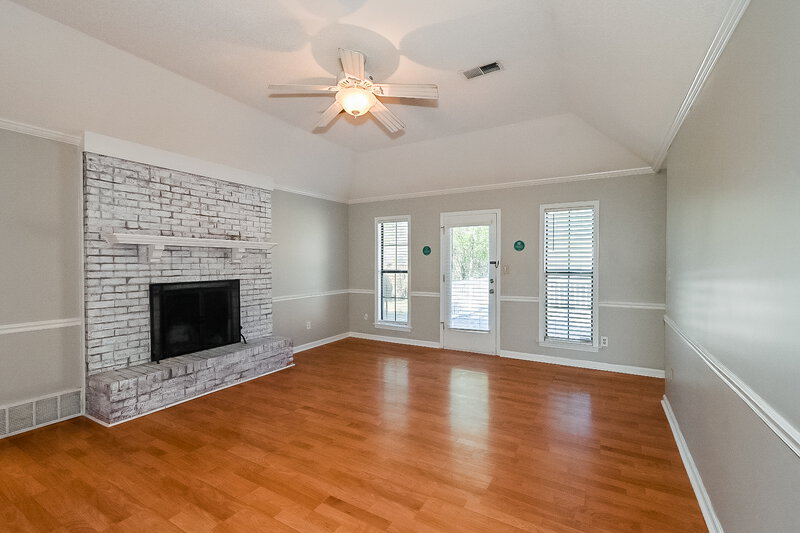 1,815/Mo, 9898 Cherokee Dr Olive Branch, MS 38654 Living Room View 3