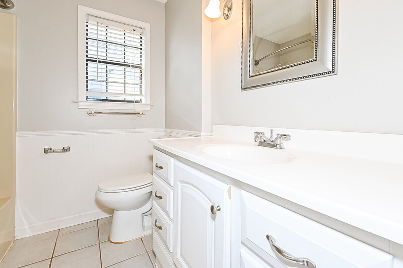 1,770/Mo, 9898 Cherokee Dr Olive Branch, MS 38654 Bathroom View