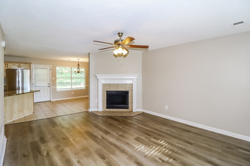 1,965/Mo, 7444 Holly Grove Dr Olive Branch, MS 38654 Living Room View 2