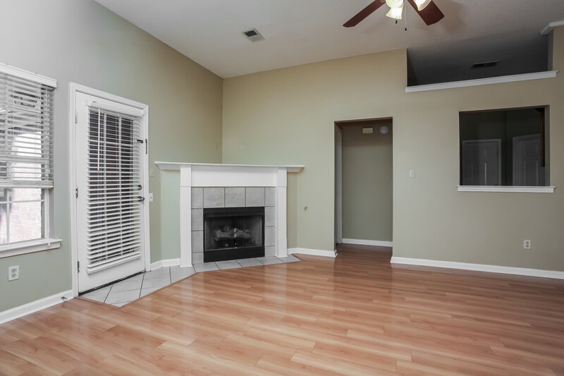 1,695/Mo, 8207 Crosspointe Dr Olive Branch, MS 38654 Living Room View 2