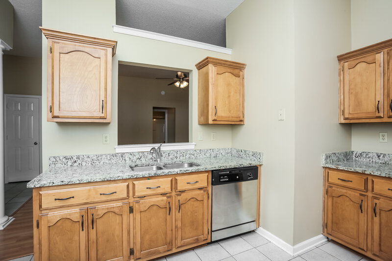 1,695/Mo, 8207 Crosspointe Dr Olive Branch, MS 38654 Kitchen View 2