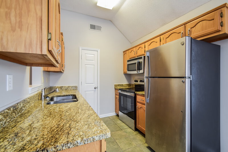 1,700/Mo, 10267 Fox Hunt Dr Olive Branch, MS 38654 Kitchen View 2
