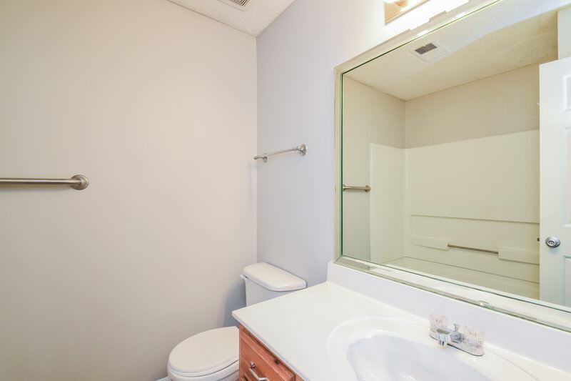 1,700/Mo, 10267 Fox Hunt Dr Olive Branch, MS 38654 Bathroom View