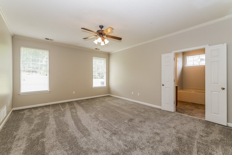 2,240/Mo, 1391 Shetland Dr Southaven, MS 38671 Main Bedroom View