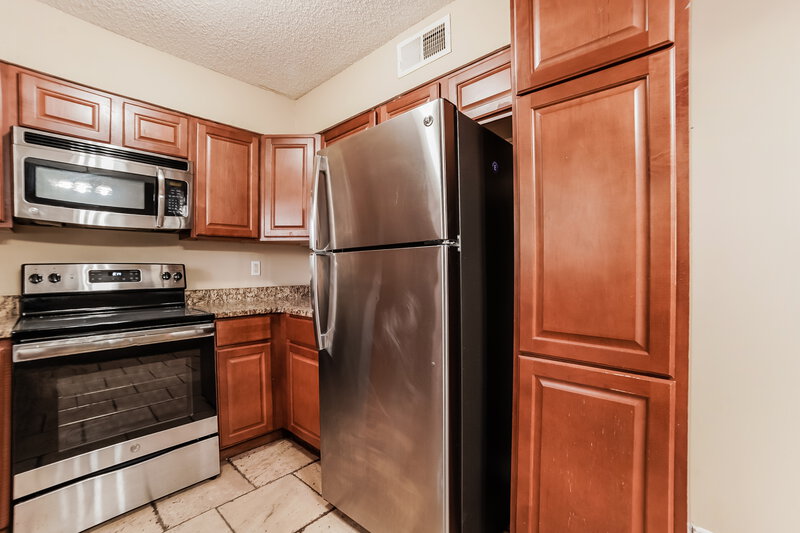 2,390/Mo, 732 Charter Oak Dr Southaven, MS 38671 Kitchen View