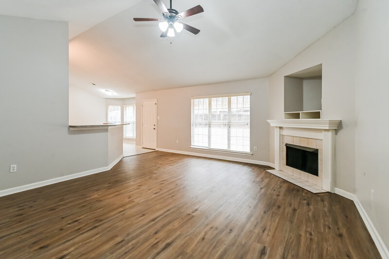 1,925/Mo, 4060 Triple Crown Loop N Southaven, MS 38671 Living Room View