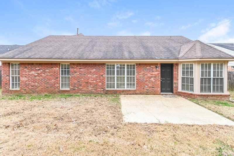 1,925/Mo, 4060 Triple Crown Loop N Southaven, MS 38671 Rear View