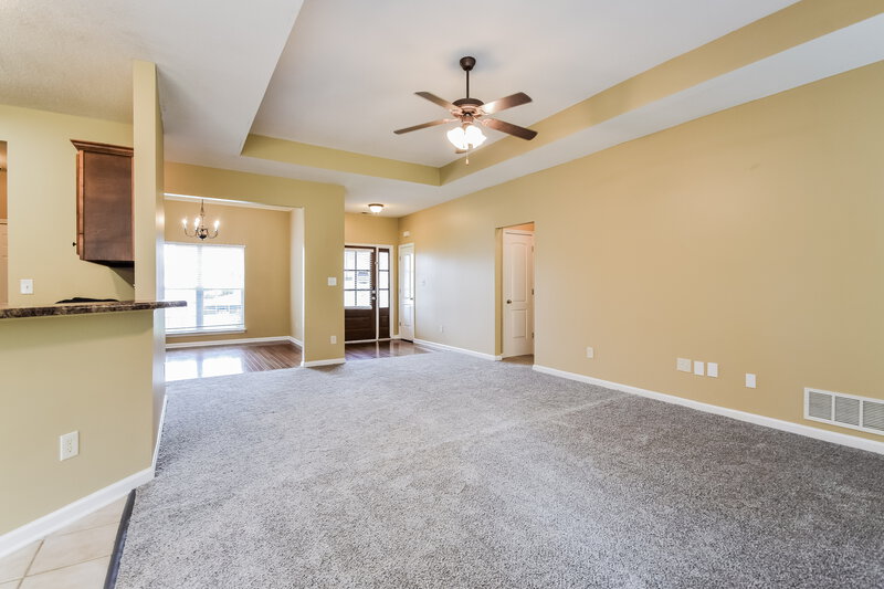 1,840/Mo, 8359 Windsor Ln Southaven, MS 38672 Living Room View 2