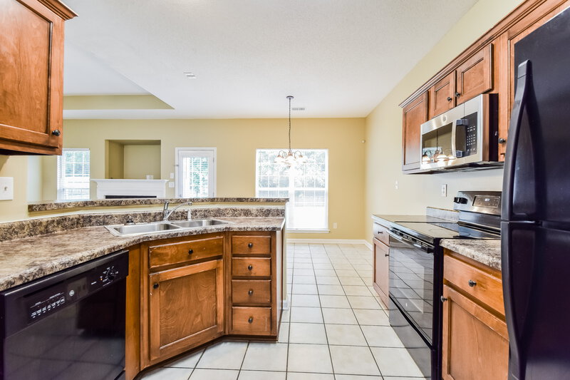1,840/Mo, 8359 Windsor Ln Southaven, MS 38672 Kitchen View 2