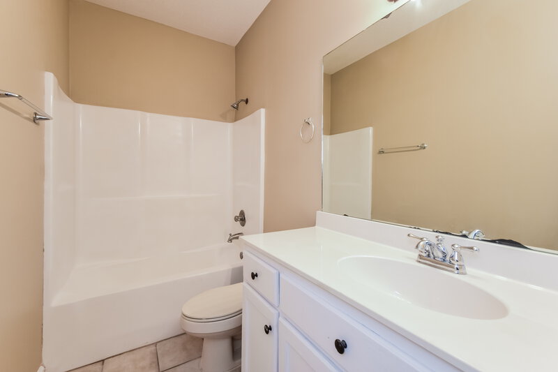 1,840/Mo, 8359 Windsor Ln Southaven, MS 38672 Bathroom View