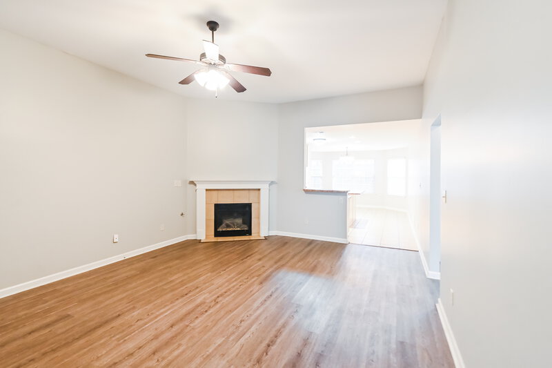 2,195/Mo, 5690 Bedford Loop W Southaven, MS 38672 Living Room View