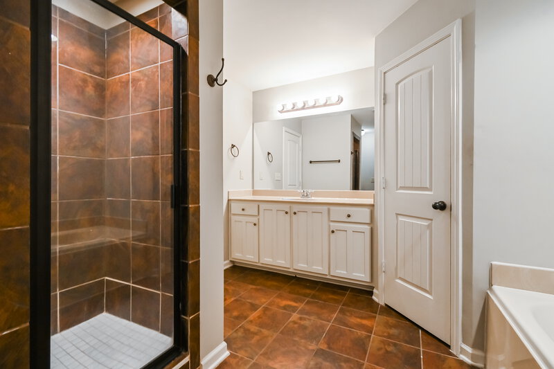 2,195/Mo, 5690 Bedford Loop W Southaven, MS 38672 Main Bathroom View 2