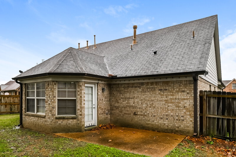 2,195/Mo, 5690 Bedford Loop W Southaven, MS 38672 Rear View
