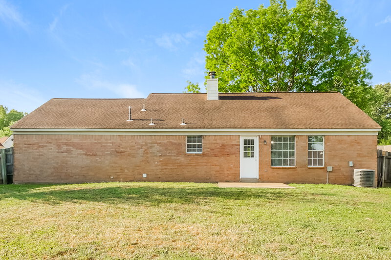 1,740/Mo, 6916 Fox Briar Cove Walls, MS 38680 Rear View