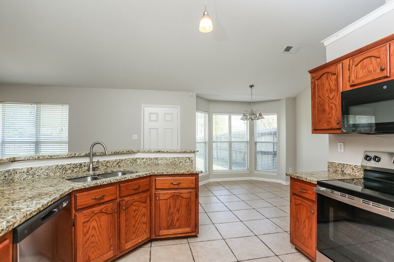 1,725/Mo, 6740 Hunters Crossing Horn Lake, MS 38637 Kitchen View 2