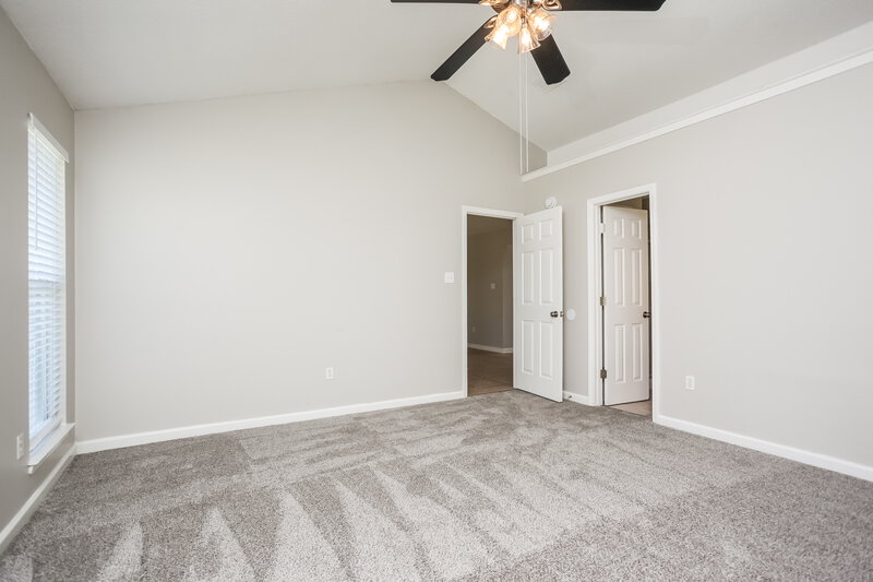 1,725/Mo, 6740 Hunters Crossing Horn Lake, MS 38637 Main Bedroom View 2