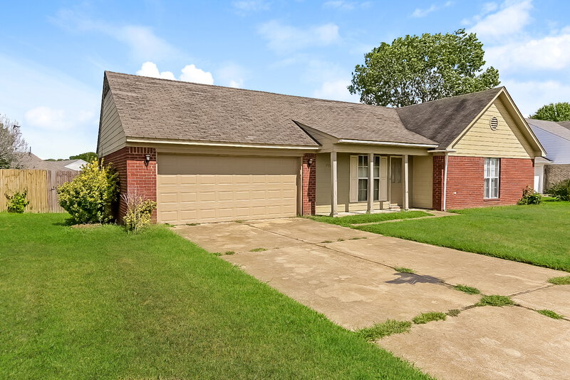 1,690/Mo, 7438 Crystal Dr Horn Lake, MS 38637 Front View