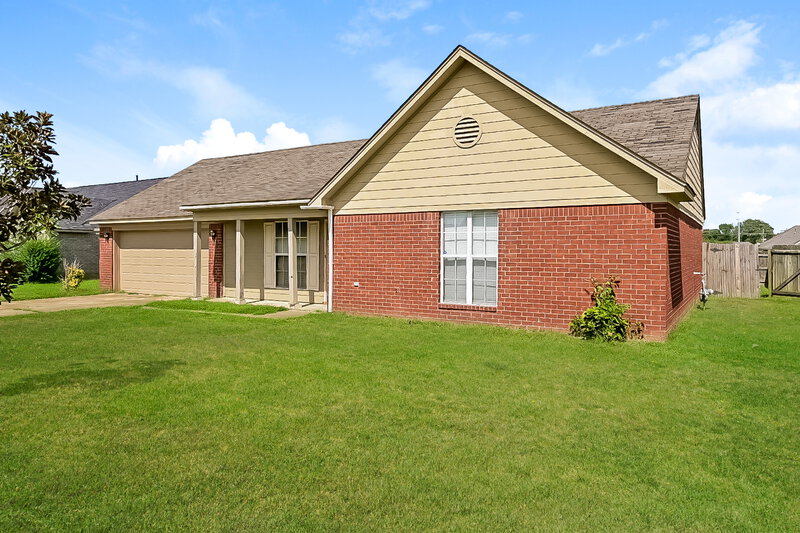 1,690/Mo, 7438 Crystal Dr Horn Lake, MS 38637 Front View 2