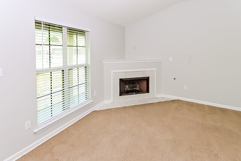 1,690/Mo, 7438 Crystal Dr Horn Lake, MS 38637 Living Room View 3