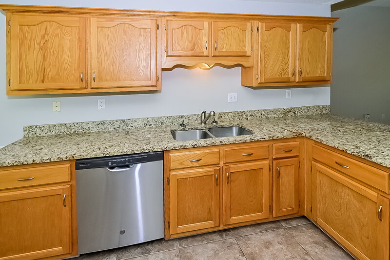 1,690/Mo, 7438 Crystal Dr Horn Lake, MS 38637 Kitchen View 2