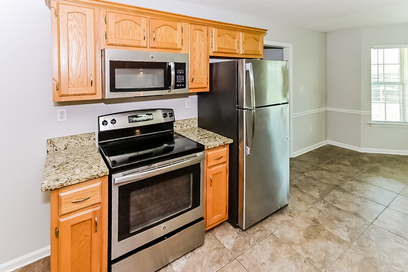 1,690/Mo, 7438 Crystal Dr Horn Lake, MS 38637 Kitchen View 4