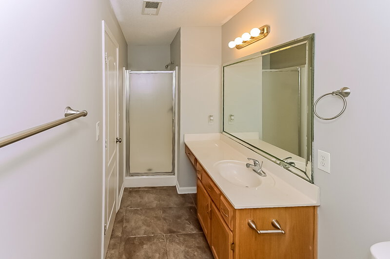 1,690/Mo, 7438 Crystal Dr Horn Lake, MS 38637 Main Bathroom View