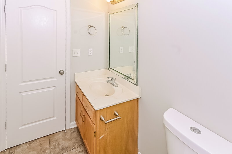 1,690/Mo, 7438 Crystal Dr Horn Lake, MS 38637 Bathroom View 2