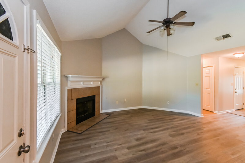 2,310/Mo, 7605 Caitlynn Circle W Horn Lake, MS 38637 Living Room View