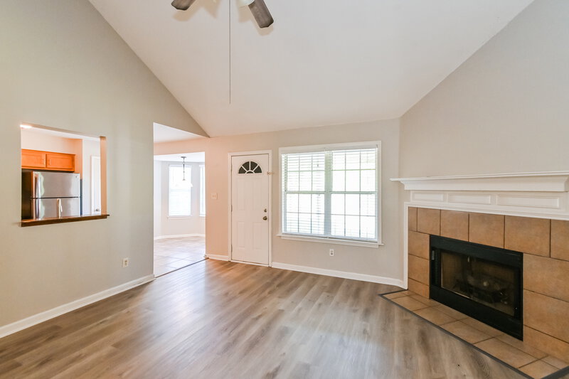 2,310/Mo, 7605 Caitlynn Circle W Horn Lake, MS 38637 Living Room View 3