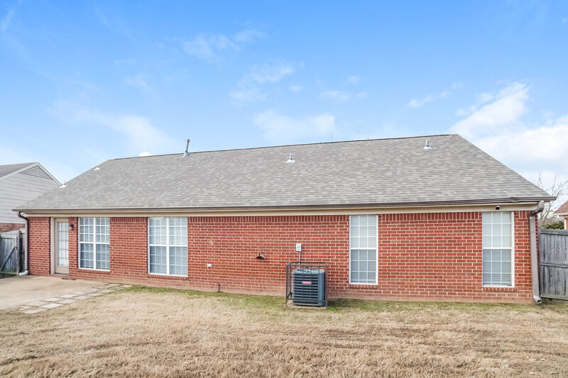 1,560/Mo, 6932 Wrenwood Dr Horn Lake, MS 38637 Rear View 2