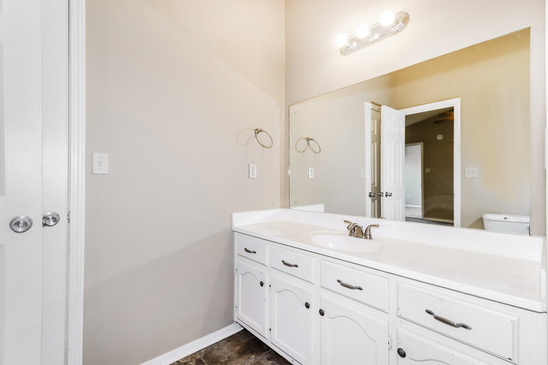 1,430/Mo, 7174 Brandee Dr Horn Lake, MS 38637 Main Bathroom View