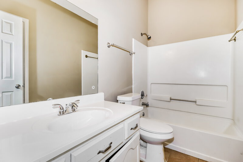 1,430/Mo, 7174 Brandee Dr Horn Lake, MS 38637 Bathroom View