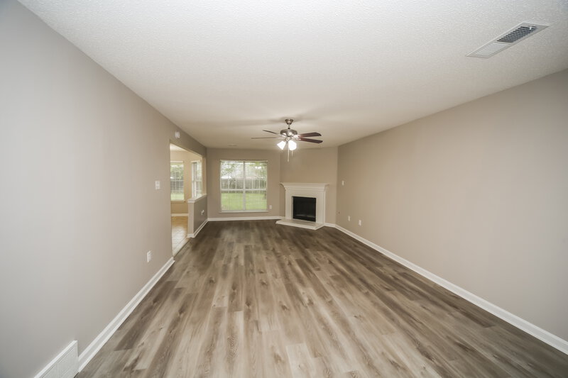 2,930/Mo, 7228 Hunters Horn Dr Olive Branch, MS 38654 Living Room View 2