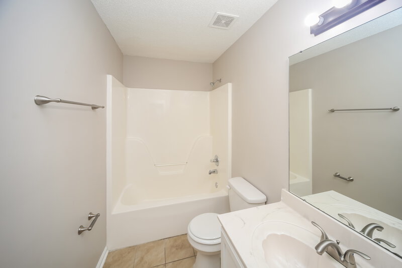 2,930/Mo, 7228 Hunters Horn Dr Olive Branch, MS 38654 Bathroom View