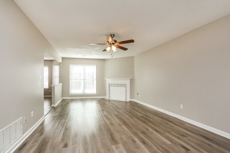 2,090/Mo, 7195 Hunters Forest Drive Olive Branch, MS 38654 Living Room View