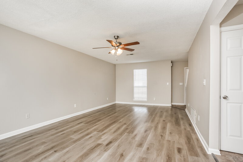 2,090/Mo, 7195 Hunters Forest Drive Olive Branch, MS 38654 Living Room View 2