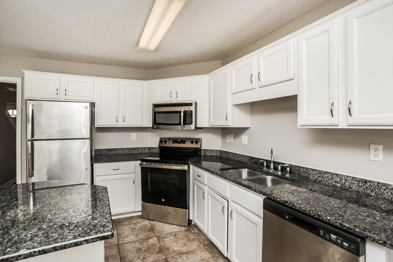 2,090/Mo, 7195 Hunters Forest Drive Olive Branch, MS 38654 Kitchen View