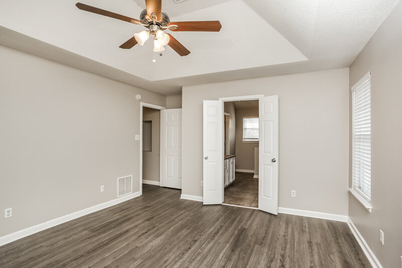 2,090/Mo, 7195 Hunters Forest Drive Olive Branch, MS 38654 Main Bedroom View