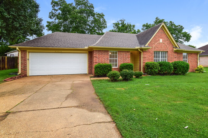 1,935/Mo, 6020 Oak Ridge Dr Olive Branch, MS 38654 Front View