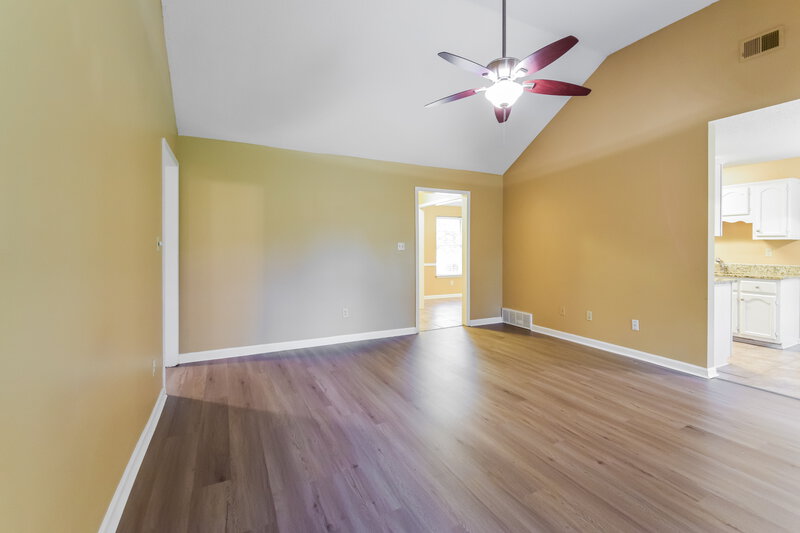 1,935/Mo, 6020 Oak Ridge Dr Olive Branch, MS 38654 Living Room View 2