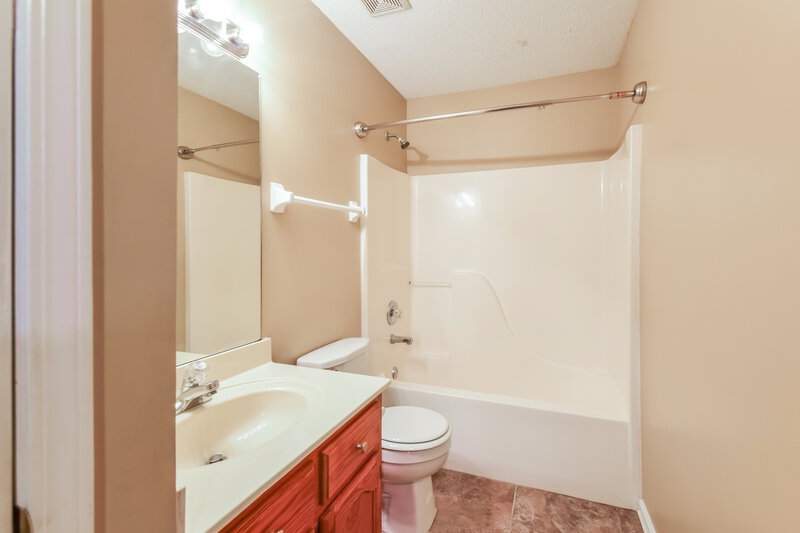 1,935/Mo, 6020 Oak Ridge Dr Olive Branch, MS 38654 Bathroom View