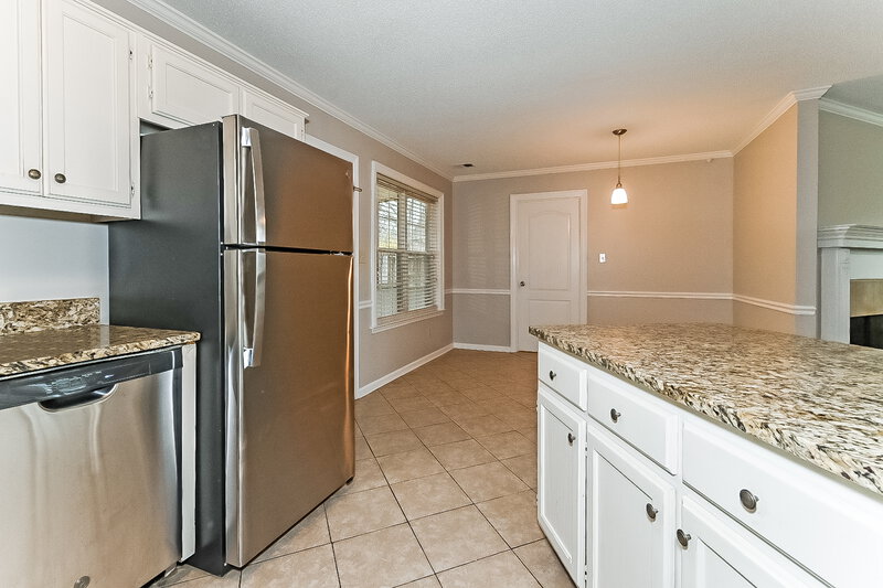 2,060/Mo, 10020 Fox Chase Dr Olive Branch, MS 38654 Kitchen View 2