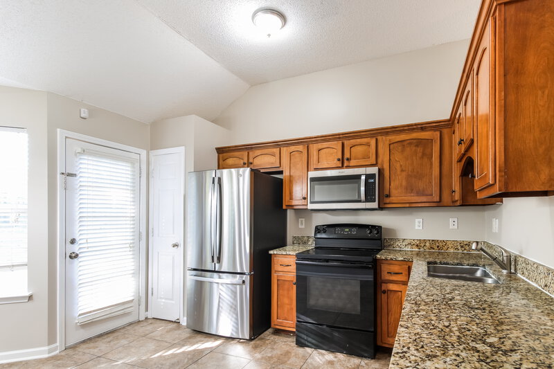1,960/Mo, 8995 William Paul Dr Olive Branch, MS 38654 Kitchen View 2